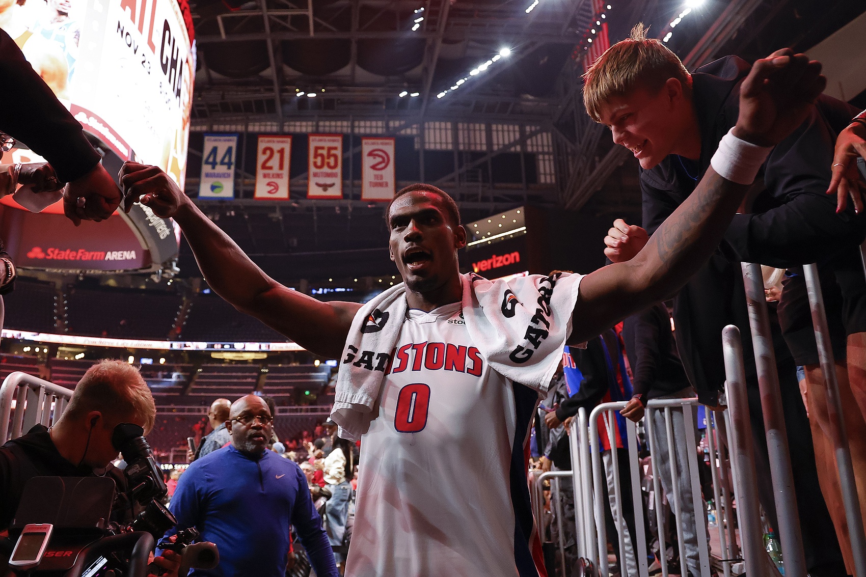 kaiyun官方下载-NBA彩经：湖人赢步行者 骑士击退热火 群狼阻击火箭 勇士小胜篮网